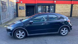 Honda Civic 2009 fitted Sony XAV-AX3005DB & Camera