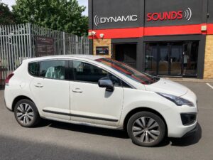 Peugeot 3008 2015 Fitted With Sony XAV-AX3250 Stereo