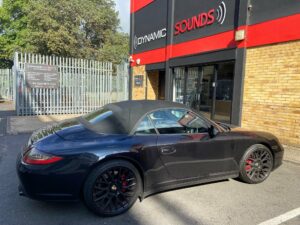 Porsche 911 997.2 2011 model fitted with Alpine ILX-W690D