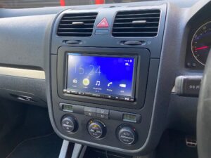 VW Golf MK5 upgraded with Sony XAV-AX3250 Stereo