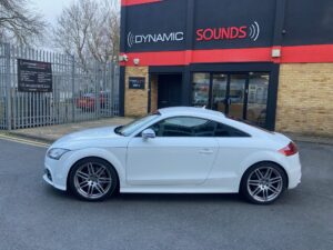 Audi TT 2009 model upgraded with Pioneer AVH-Z3200DAB and Reversing Camera
