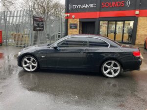 BMW 3 Series 2009 model upgraded with Grundig GX-3800 CarPlay stereo