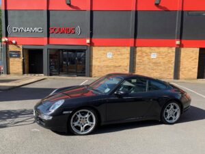 Porsche 911 2007 model upgraded with wireless Pioneer CarPlay stereo