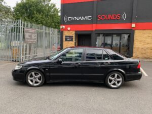 Saab 9.5 2005 model upgraded with Pioneer SPH-DA160DAB CarPlay stereo