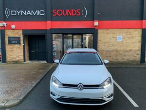 Alpine SWE-815 8″ Subwoofer Upgrade in VW Golf 2018