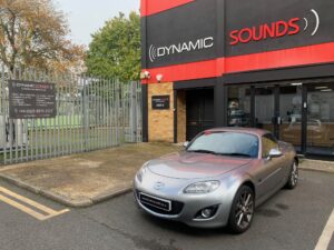 Mazda MX5 2010 model upgraded with Pioneer SPH-DA160DAB CarPlay stereo & Reverse Camera