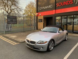 Pioneer AVH-Z7200DAB installed in BMW Z4 2005 model