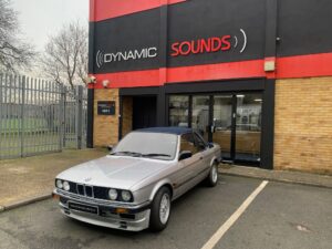 BMW E30 upgraded with Blaupunkt Frankfurt RCM 82 DAB Focal 130AC Speaker & Bomba BP20 Subwoofer