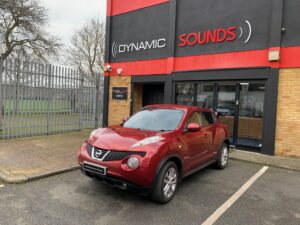 Nissan Juke 2011 model Upgraded with Pioneer SPH-DA160DAB CarPlay Stereo