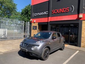 Nissan Juke 2013 Upgraded with Pioneer SPH-DA160DAB CarPlay Stereo
