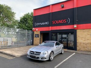 Mercedes SL 2009 model upgraded with Pioneer SPH-DA77DAB CarPlay stereo