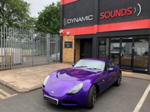 TVR 2005 model upgraded with an Alpine ILX-F905D Car Play stereo.