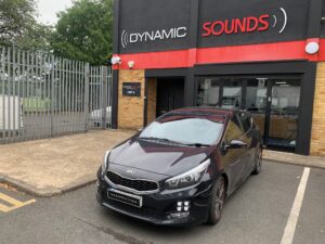 Kia Ceed 2015 upgraded with Pioneer SPH-DA77DAB CarPlay Stereo.