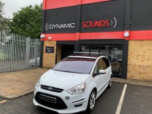 Ford S-MAX 2014 upgraded with Pioneer SPH-DA77DAB CarPlay Stereo