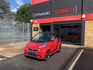 Smart Car 2014 model upgraded with the Pioneer SPH-DA160DAB and ND-BC9 Reversing Camera.