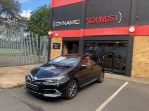 Toyota Auris 2016 model upgraded with the popular Pioneer SPH-DA77DAB Wireless CarPlay Stereo.